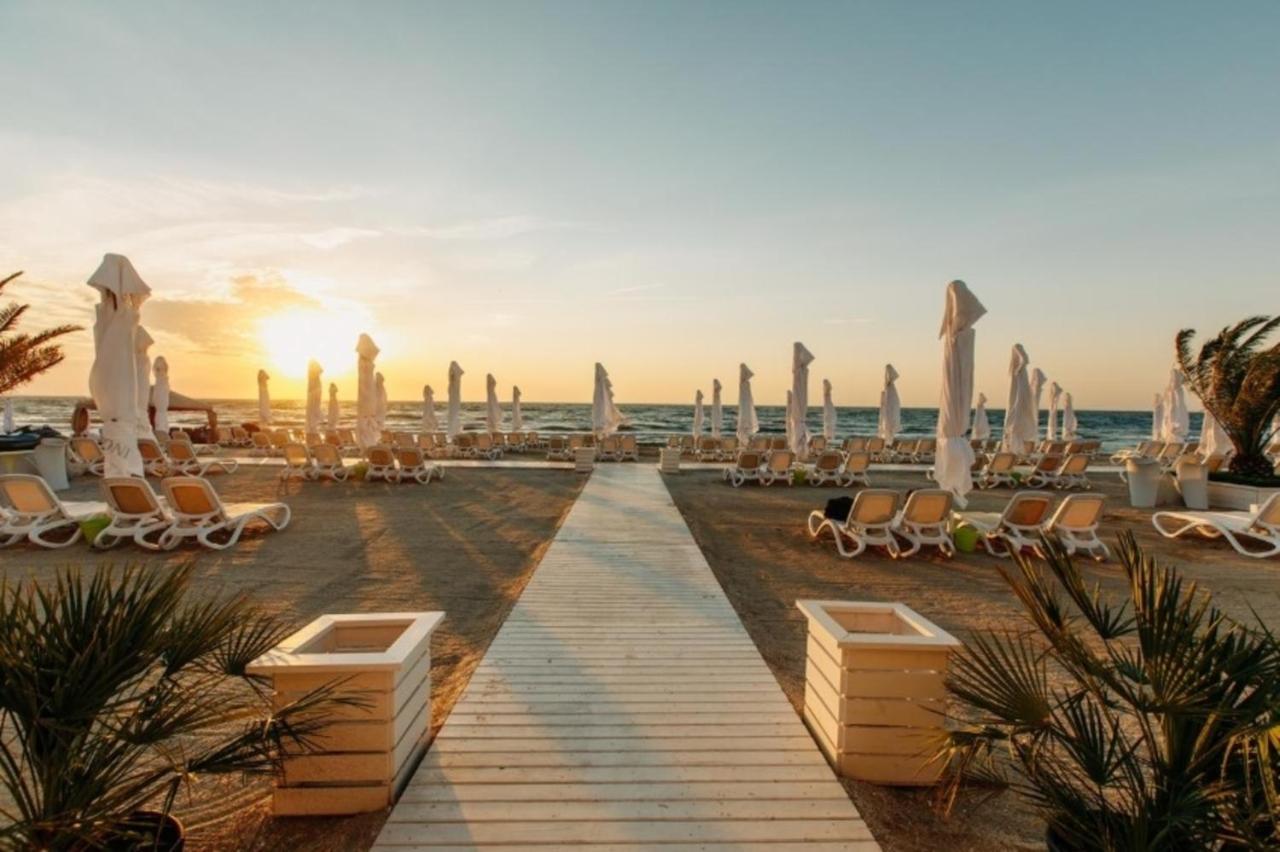 Summerland Sea & Lake Mamaia Exterior photo
